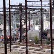 Un tren ce transporta cisterne cu gaz a deraiat în Rusia